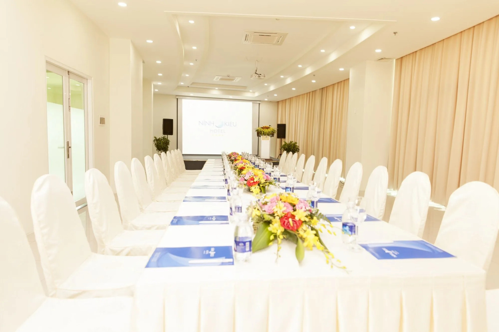 Ninh Kieu Riverside Hotel