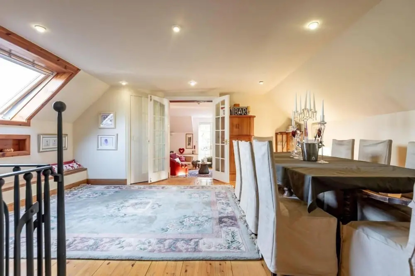 Stunning Luxury Duplex With Hot Tub and Aircon