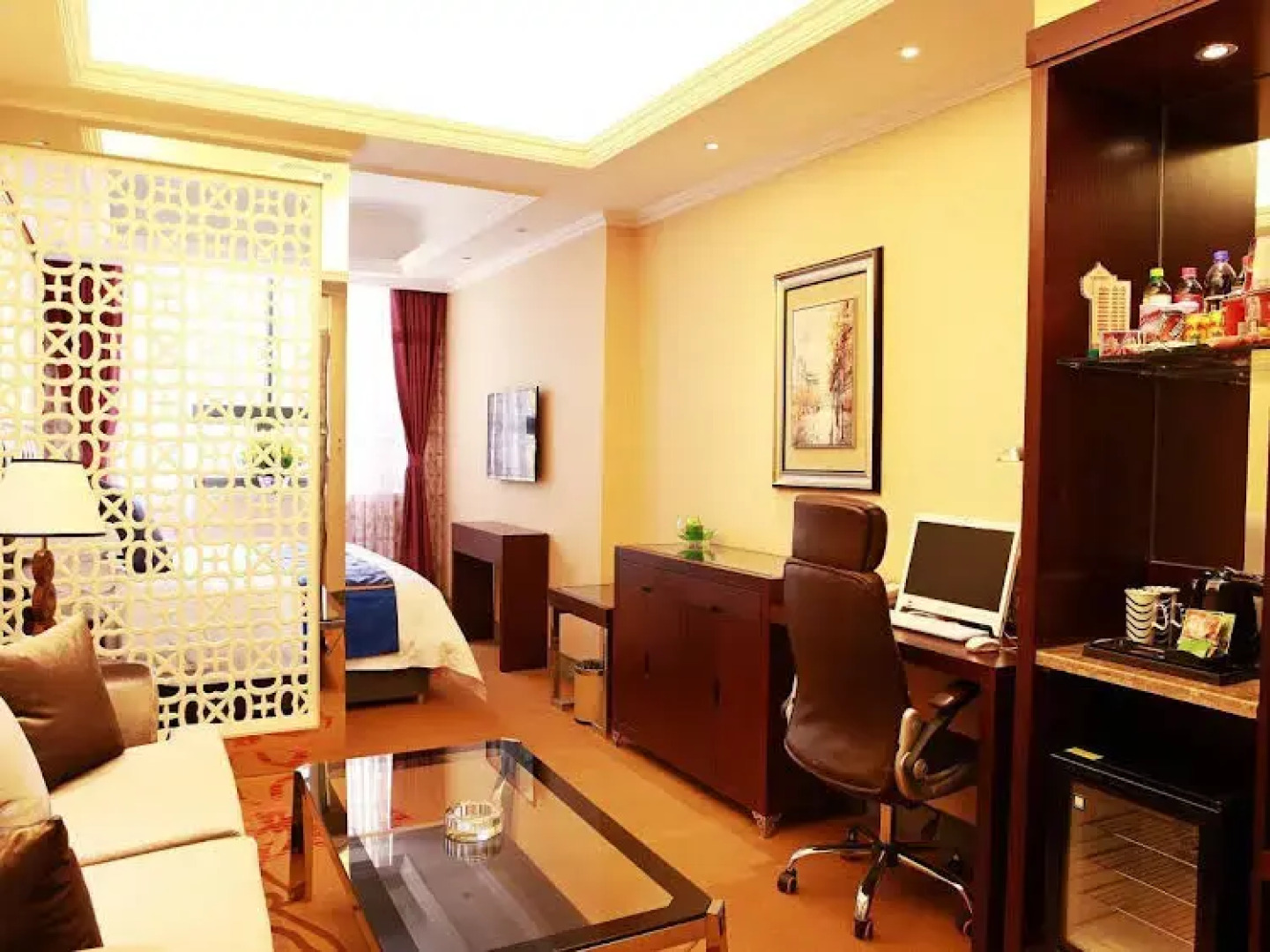 Yi Jia Ming Ren Hotel