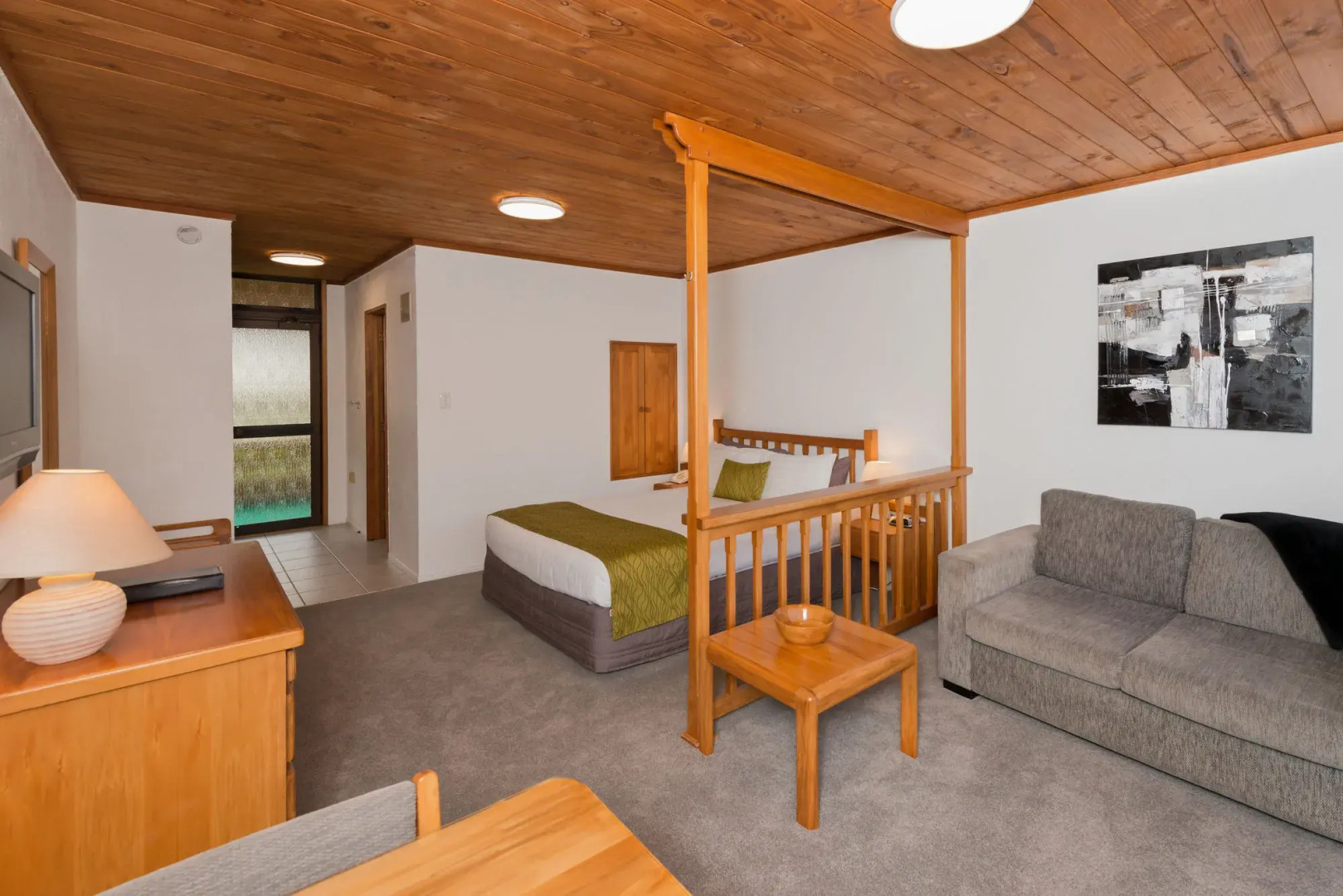 Swiss Chalet Lodge Motel