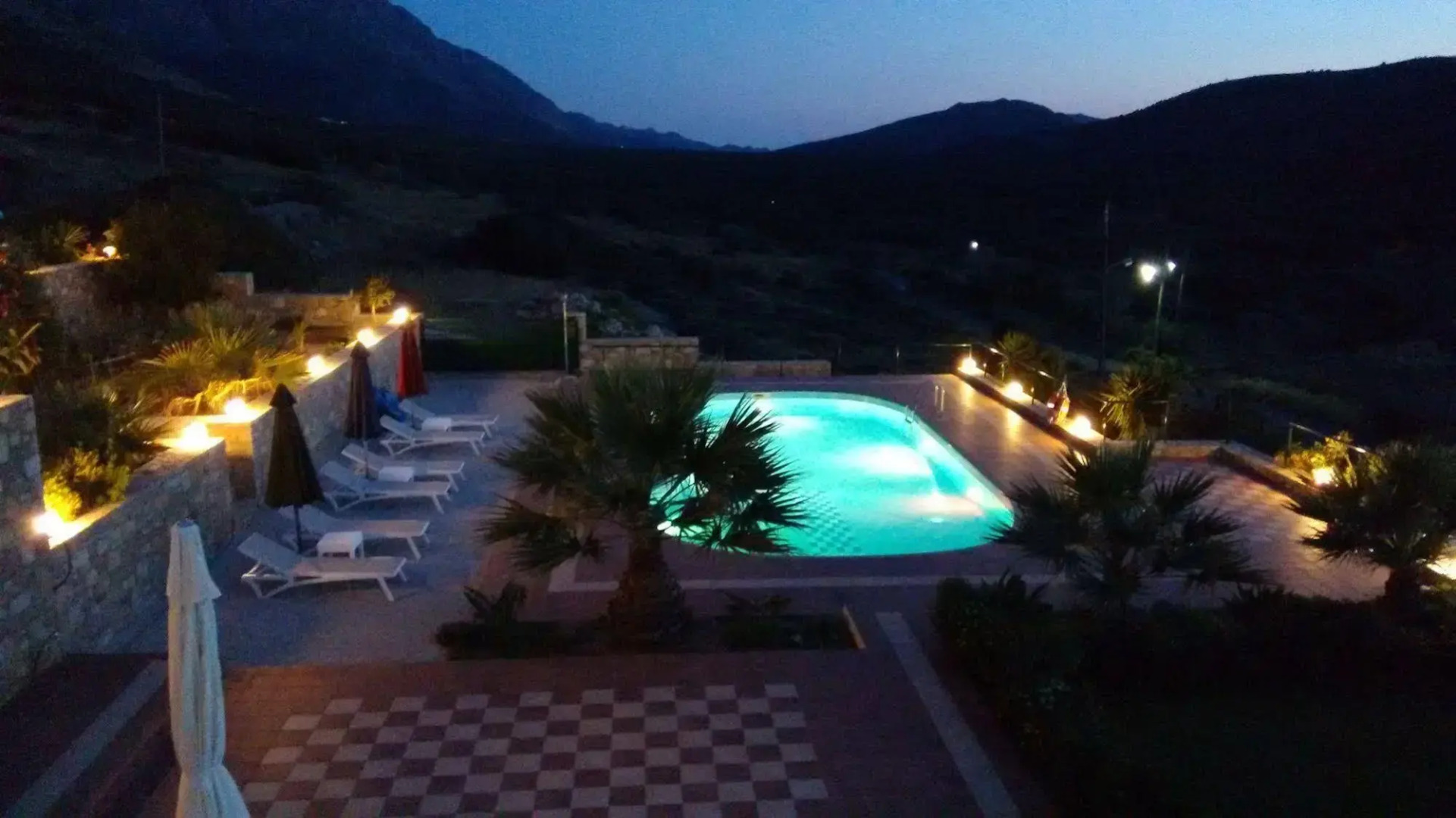 Tholos Bay Suites