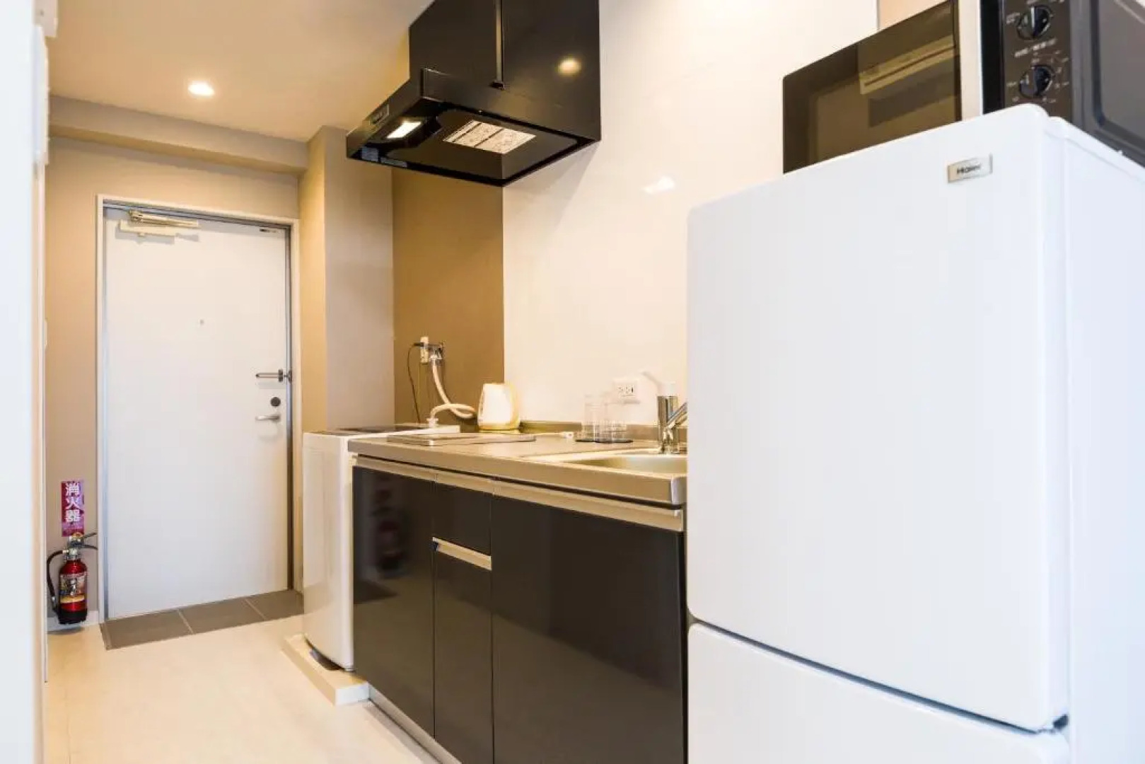 Mr.KINJO inn in front of Children Medical Care Center