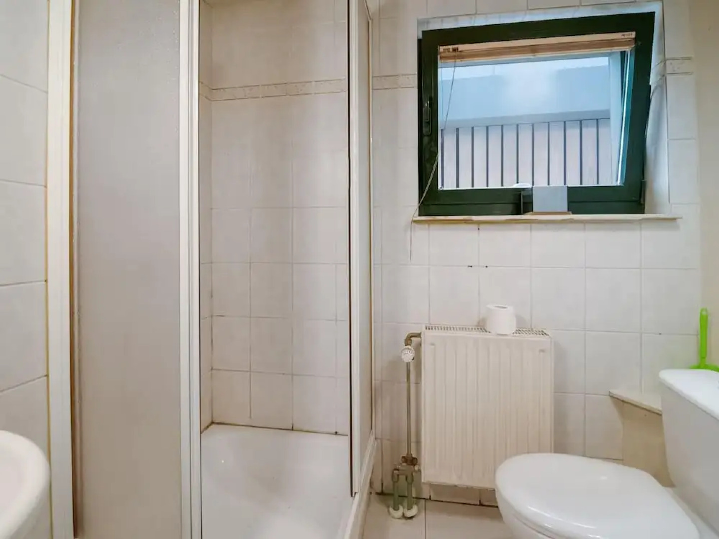 Cottage in Vaux-sur-sure With Garden