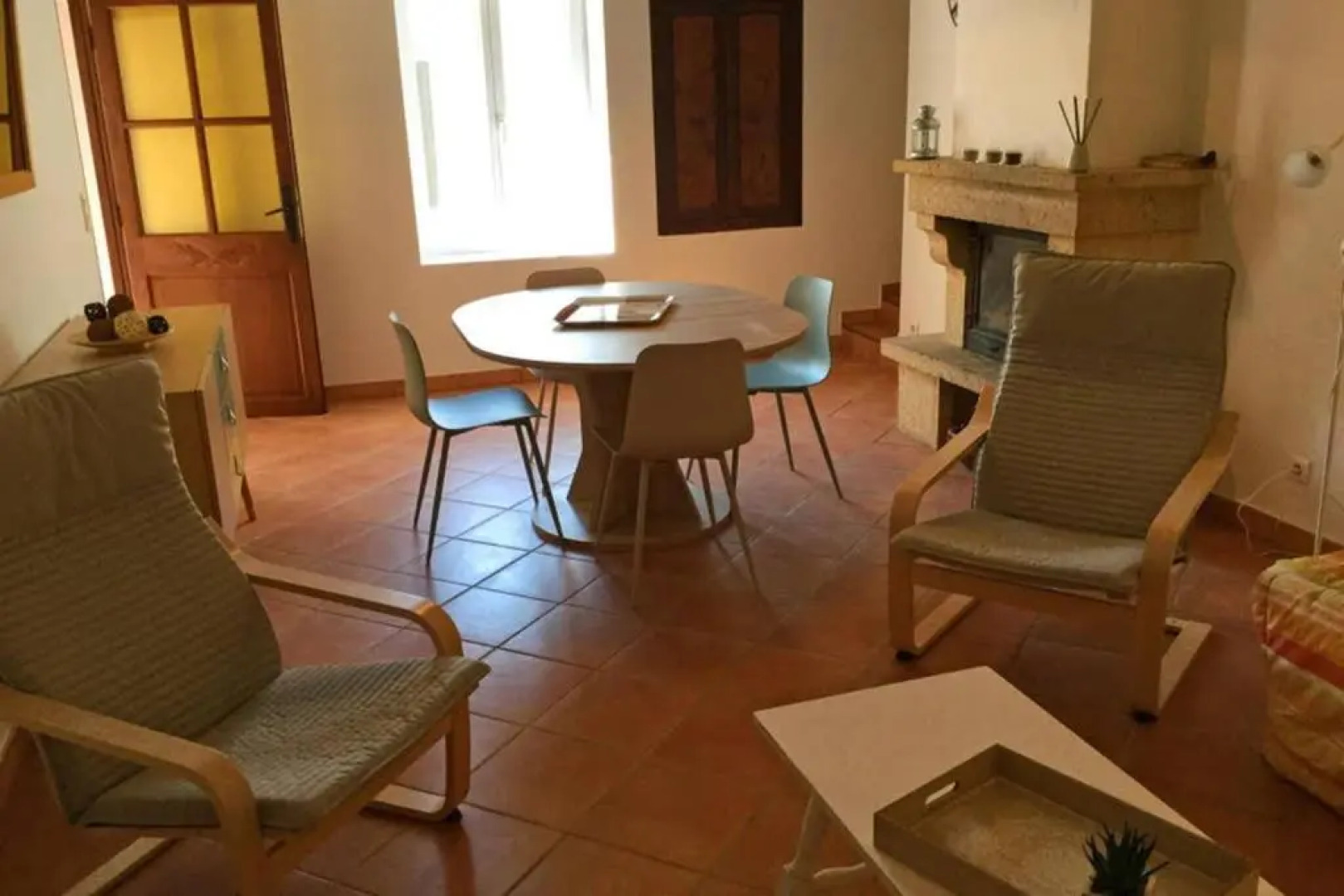 Partie d'une ferme provençale avec piscine privée, située proche d'Avignon, à Bédarrides, 6 prs, LS6-342-FRAGOUN