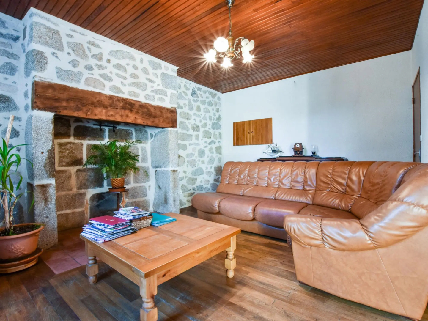 Rural Holiday Home In Sénezergues With Garden