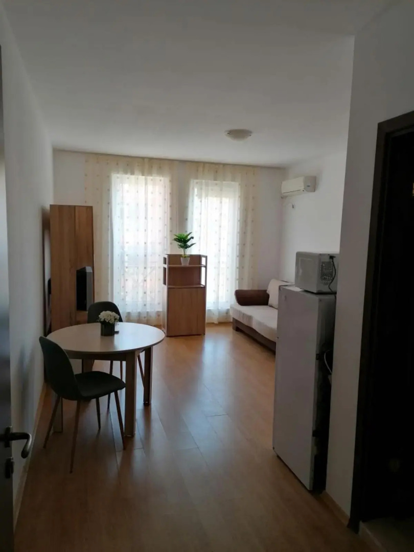 Sunny Day 6 Apartment