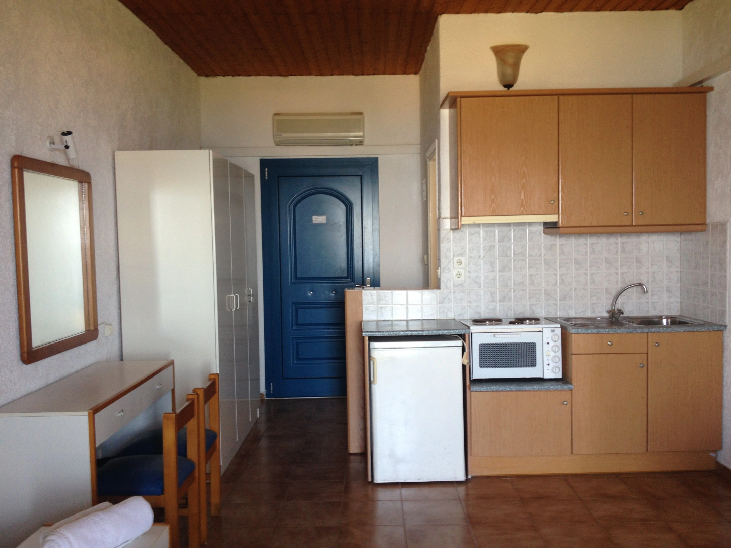 Metaxatos Apartments