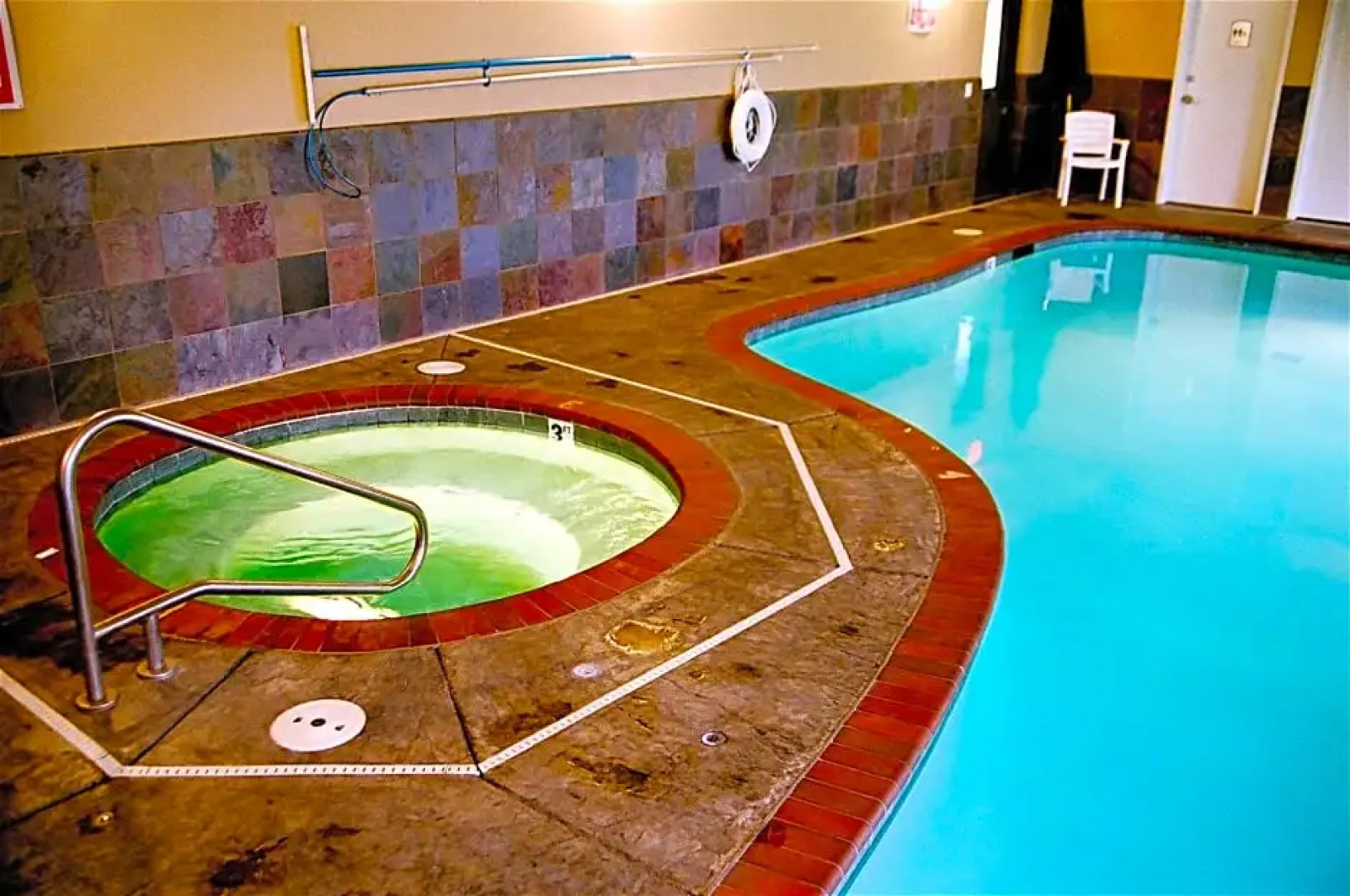 Rivertide Suites Hotel