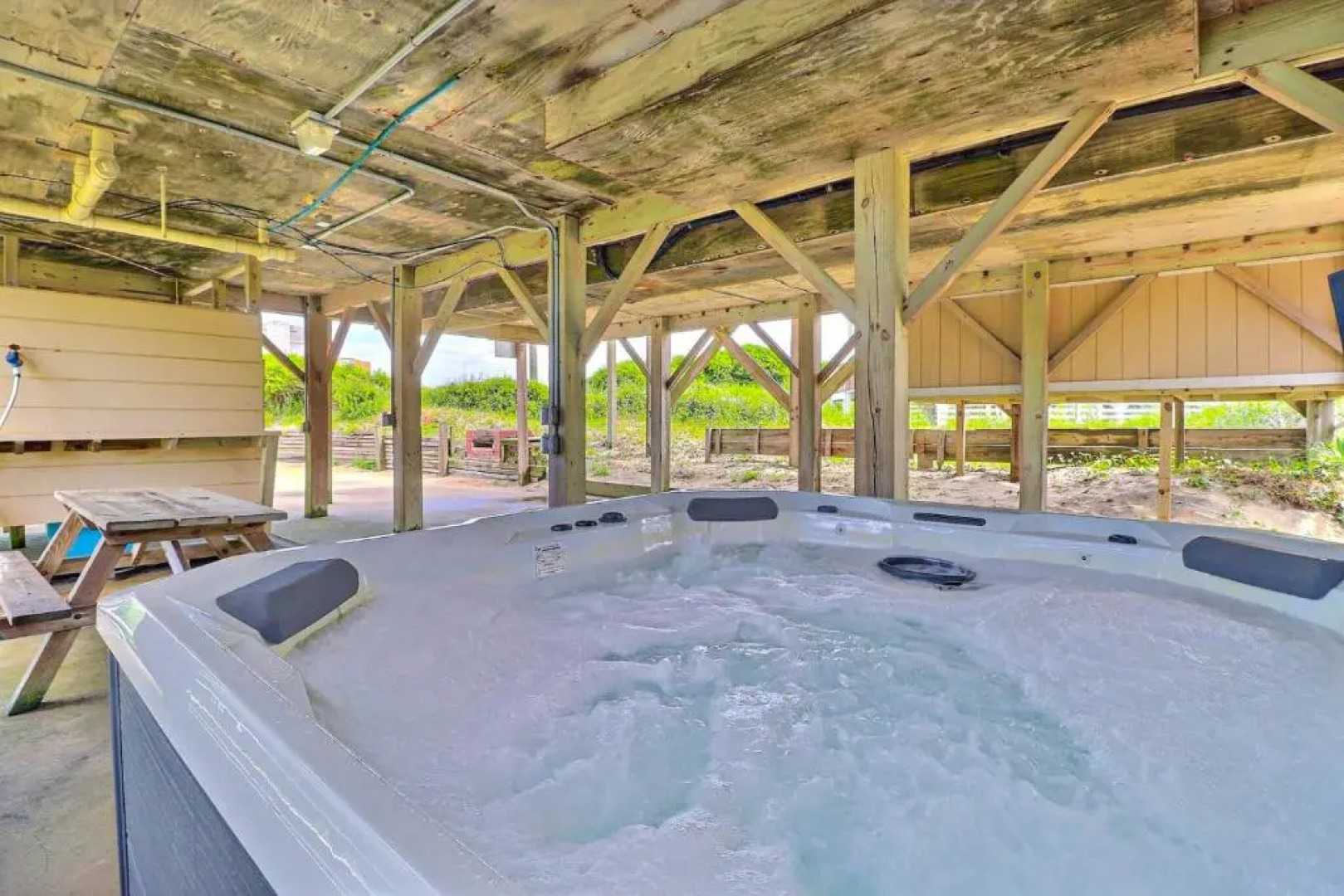 7148 Just Beachy 1 Min Walk to Beach