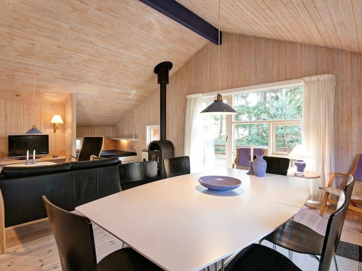 Chic Holiday Home In Nexø With Whirlpool