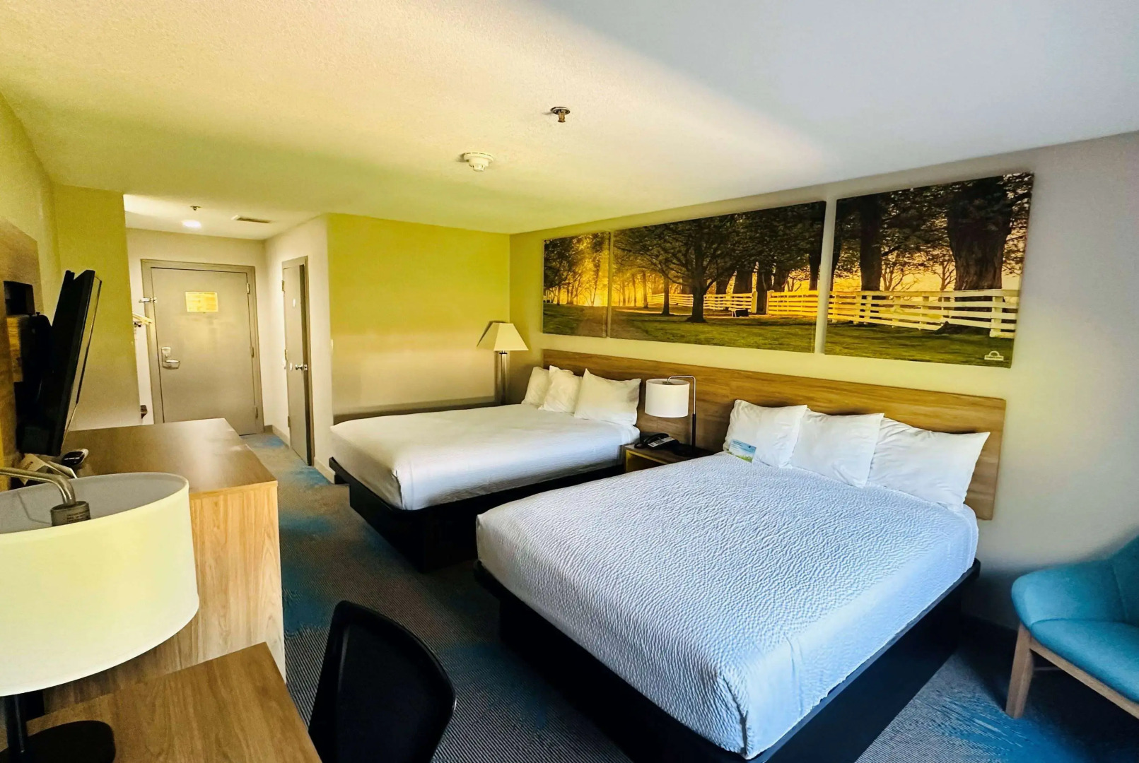 Days Inn & Suites by Wyndham Wynne