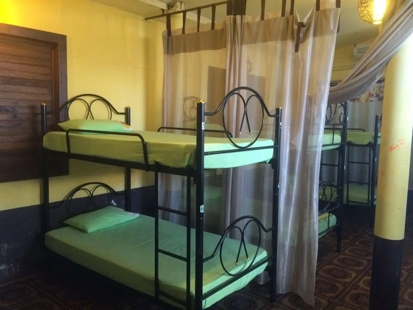 Supreeya Guesthouse - Hostel