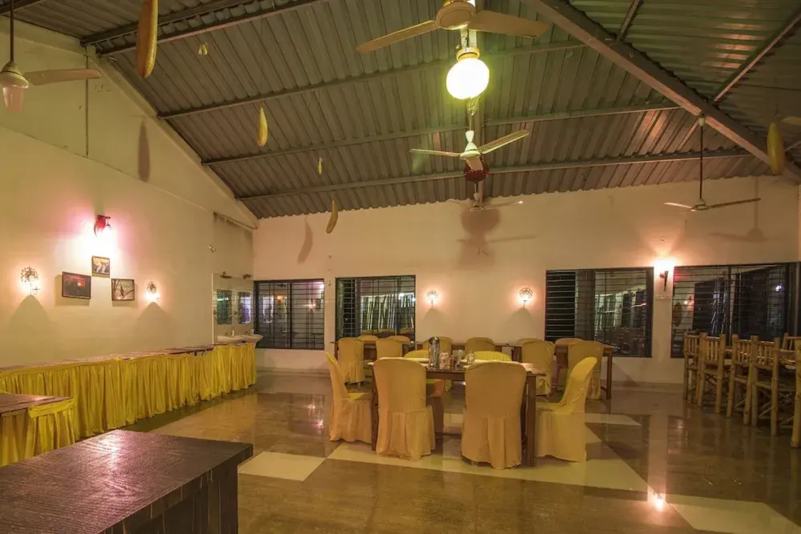 Mougli's Paradise Resort