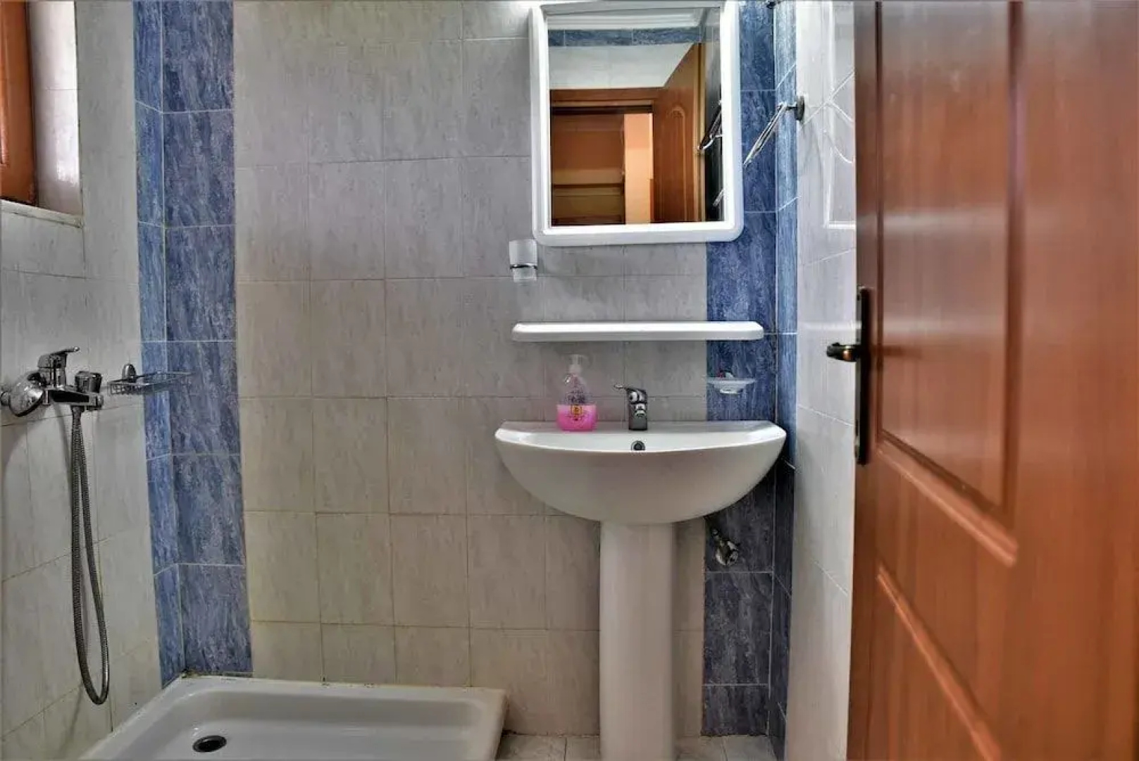 Elpida Hotel