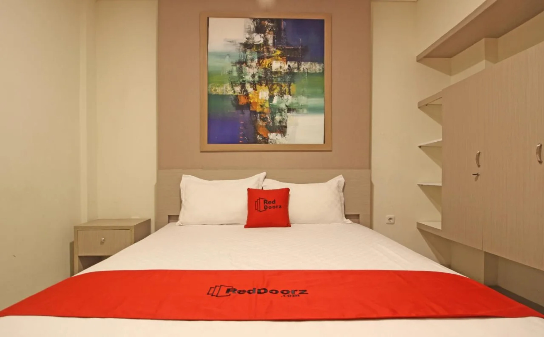 RedDoorz Plus near Solo Square 2