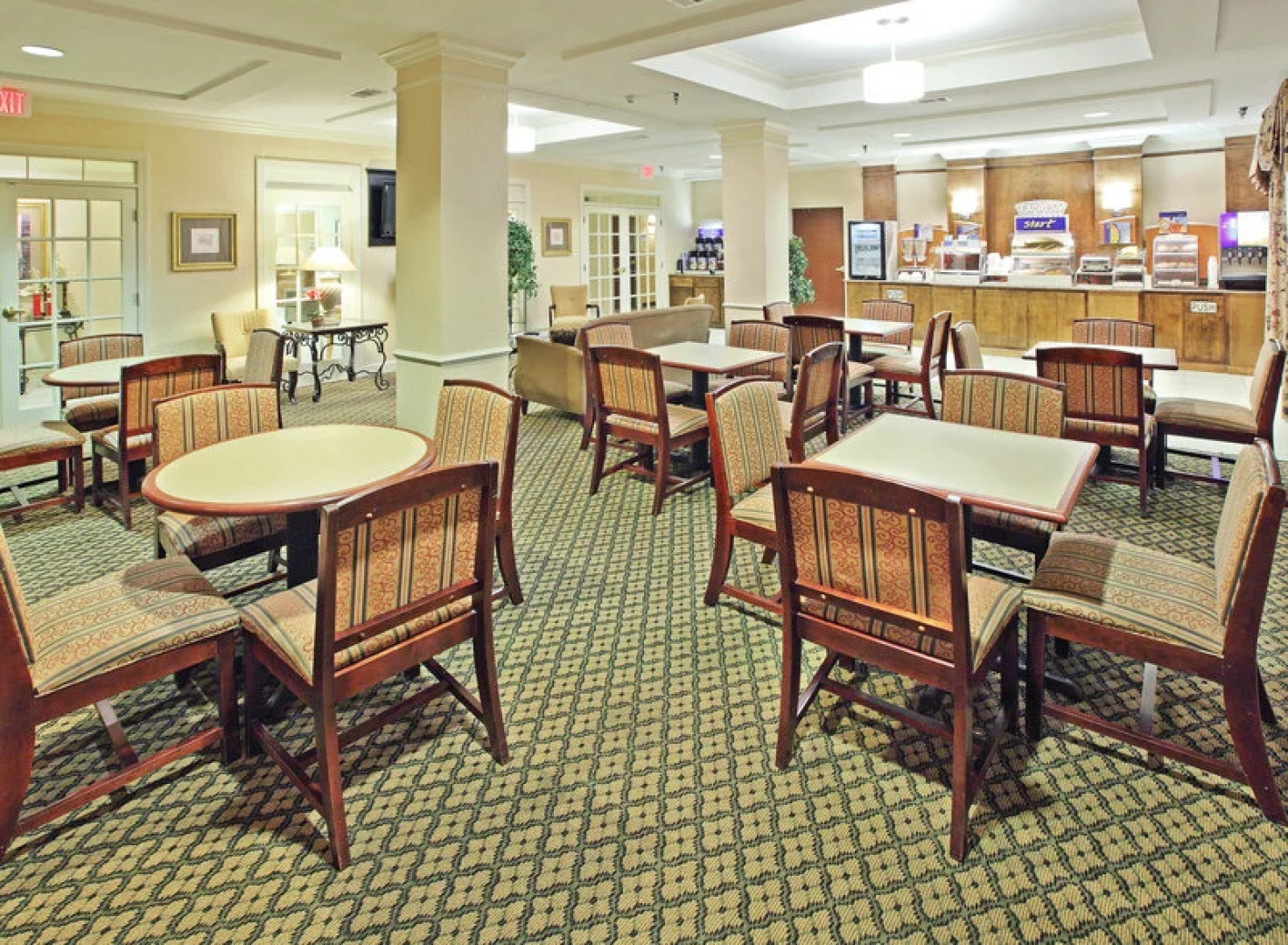 Holiday Inn Express Hotel & Suites Pine Bluff