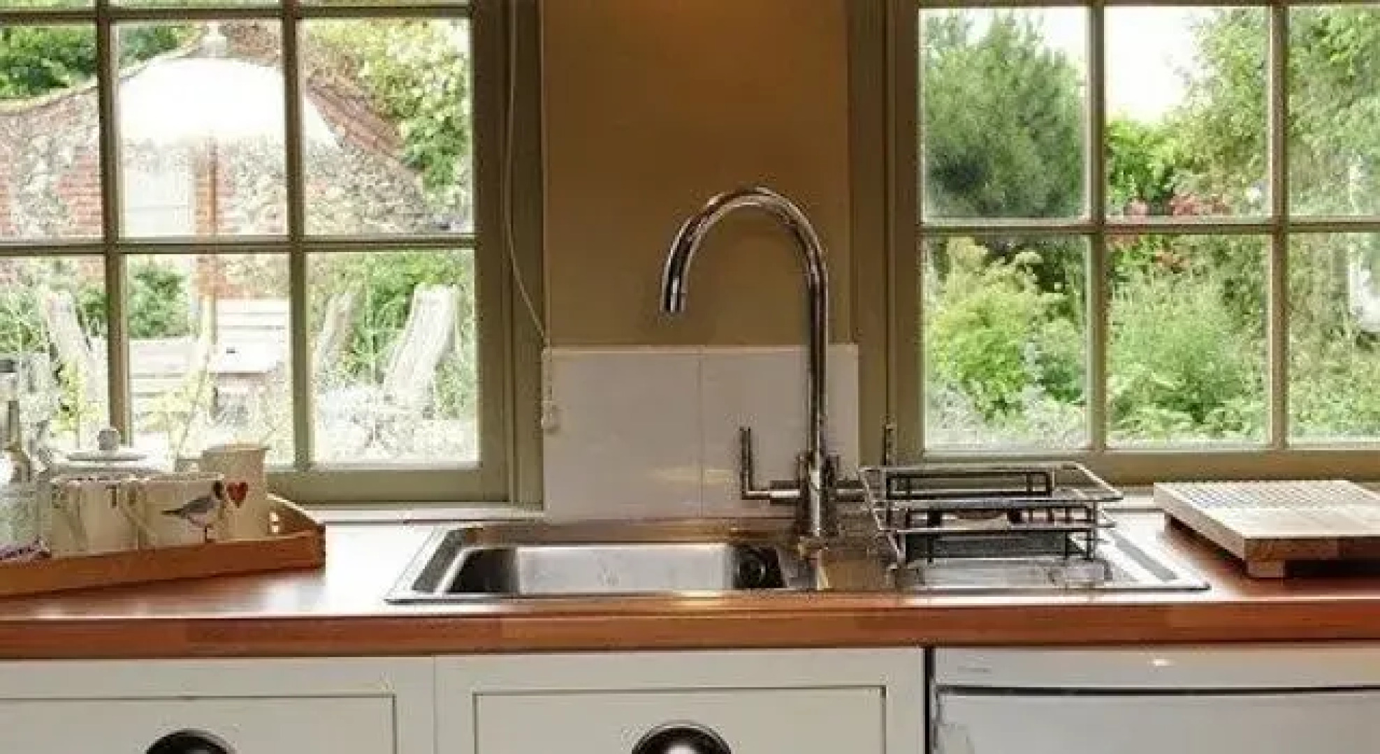 Little House B and B