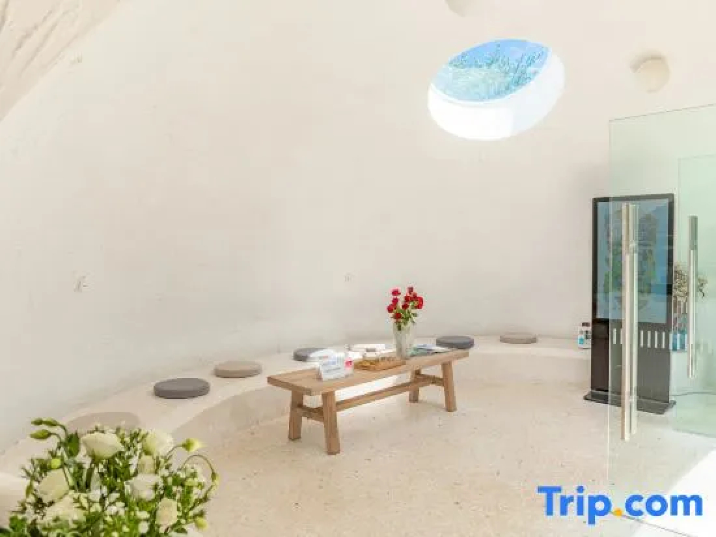 Rousseau homestay in Fuxian Lake