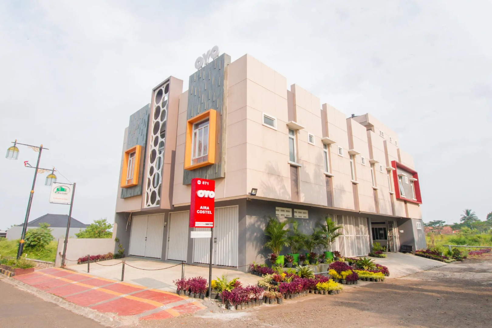 OYO 871 Aira Costel