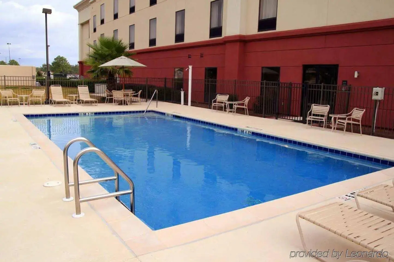Hampton Inn & Suites Pensacola I-10 N at Univ. Town Plaza