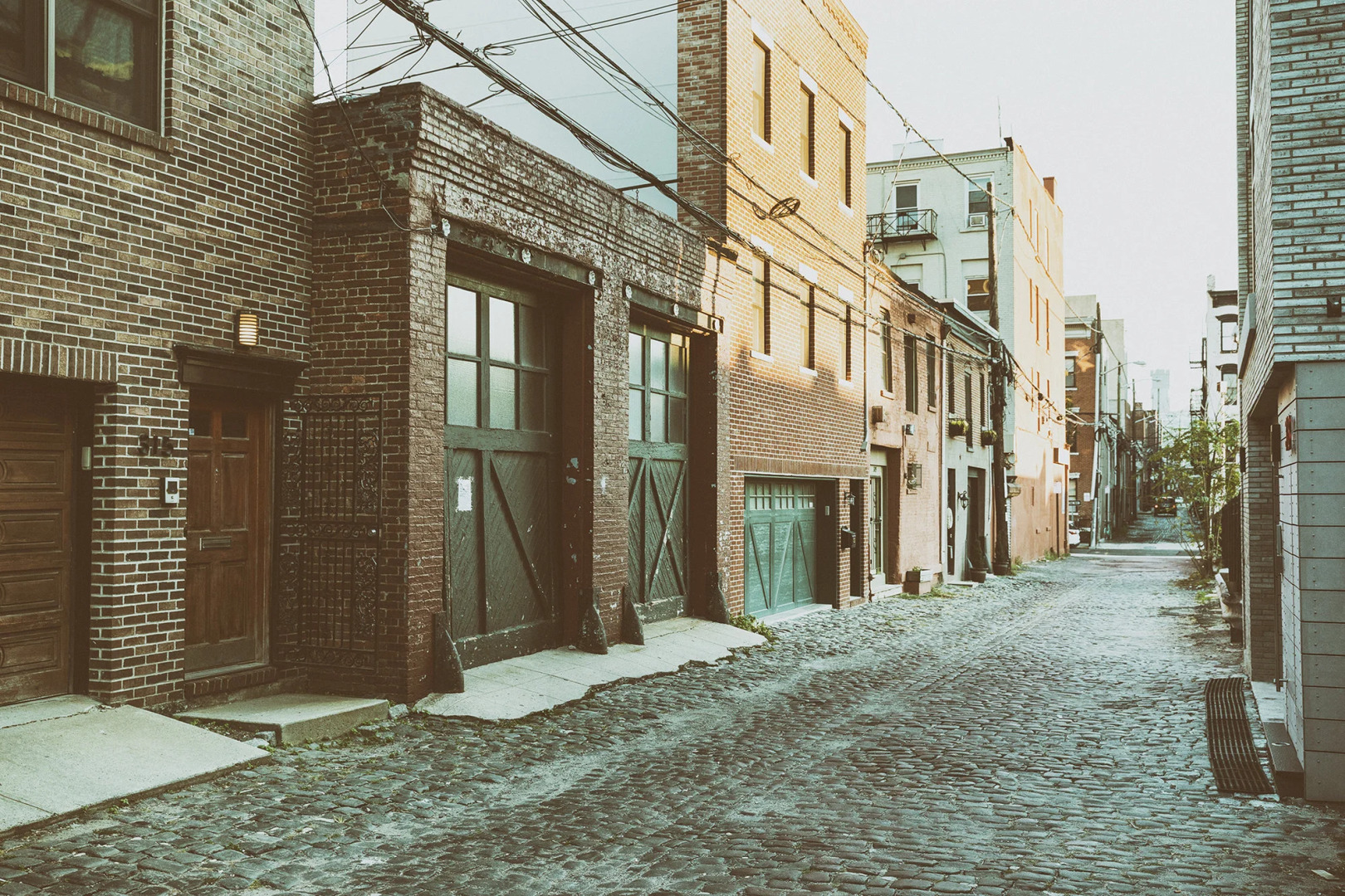 Huge Stylish 3 BR Loft Cobblestone St Next to NYC