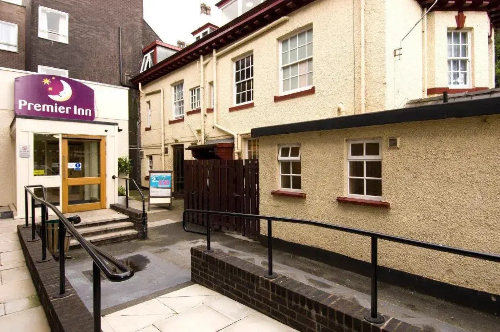 Premier Inn Manchester Altrincham