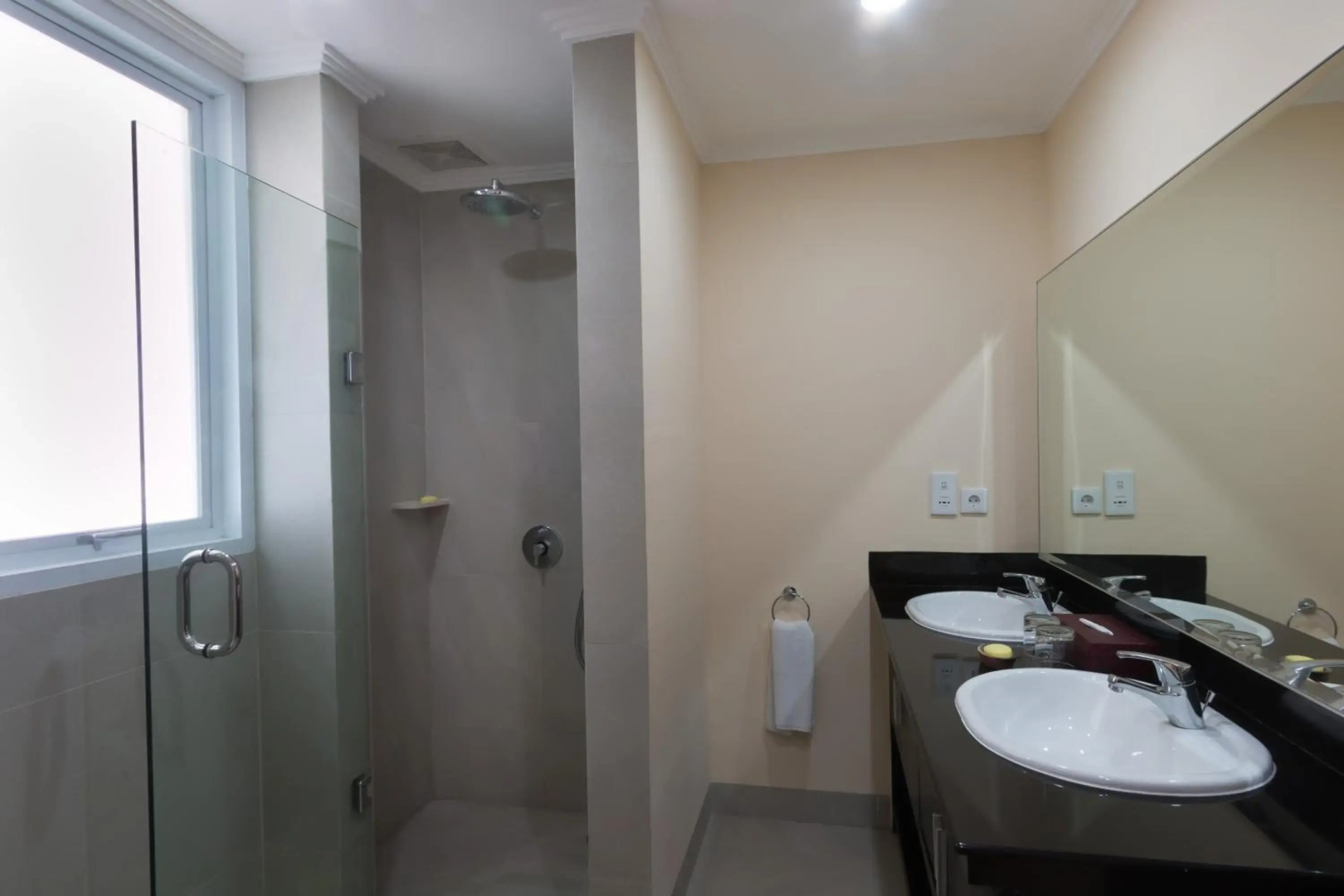 Peninsula Bay Resort