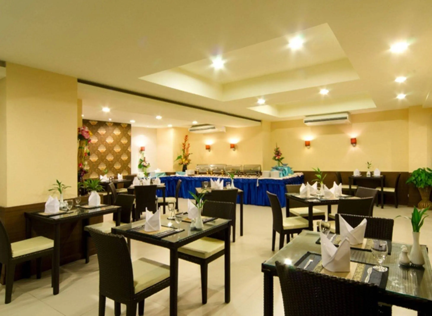 Eastiny Place Hotel