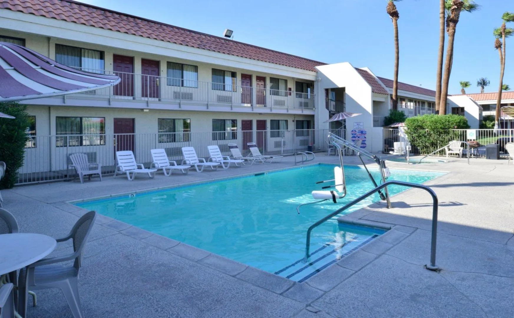 Rodeway Inn & Suites Thousand Palms - Rancho Mirage