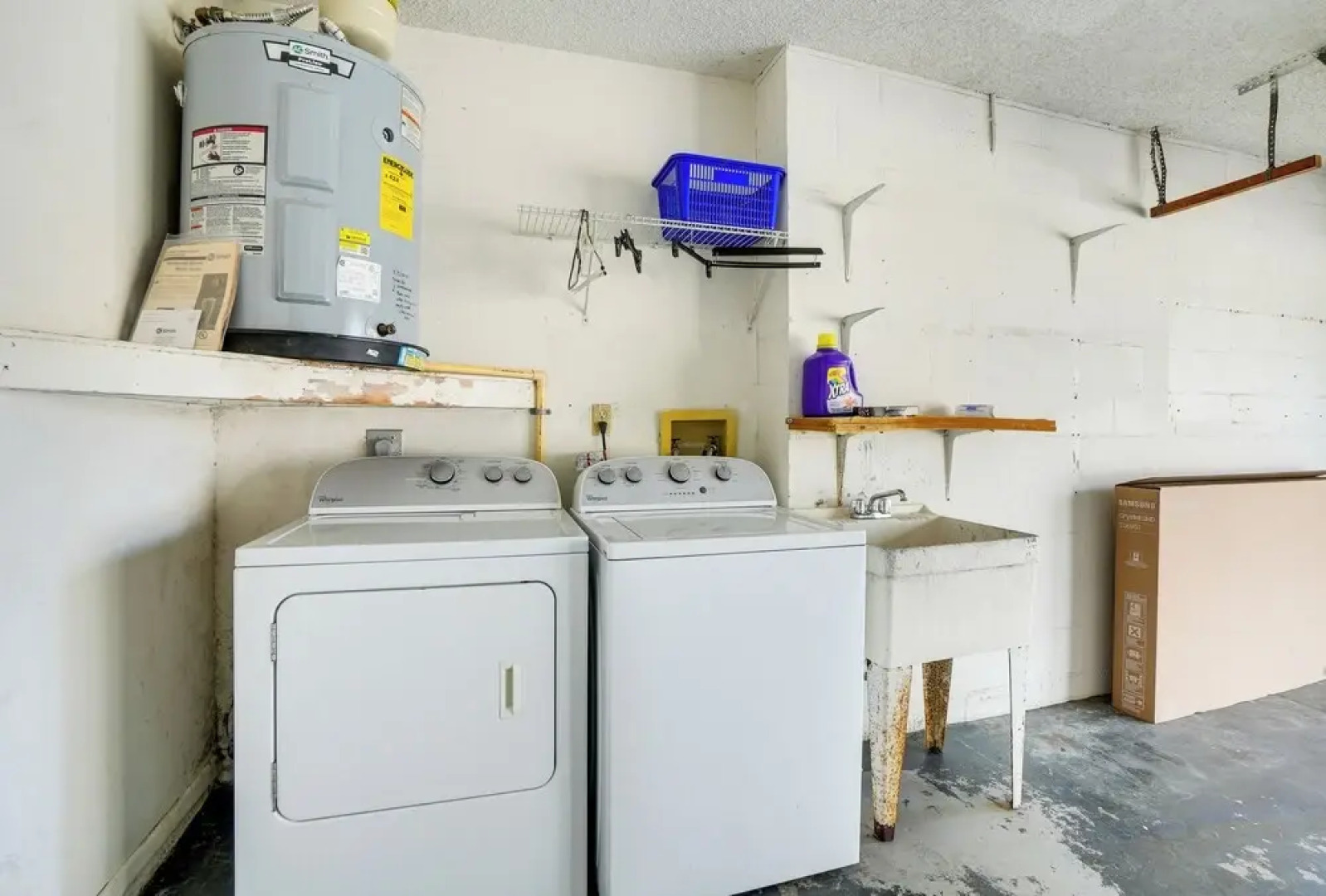 Near Busch Gardens: Sunny Florida Retreat w/ Pool!