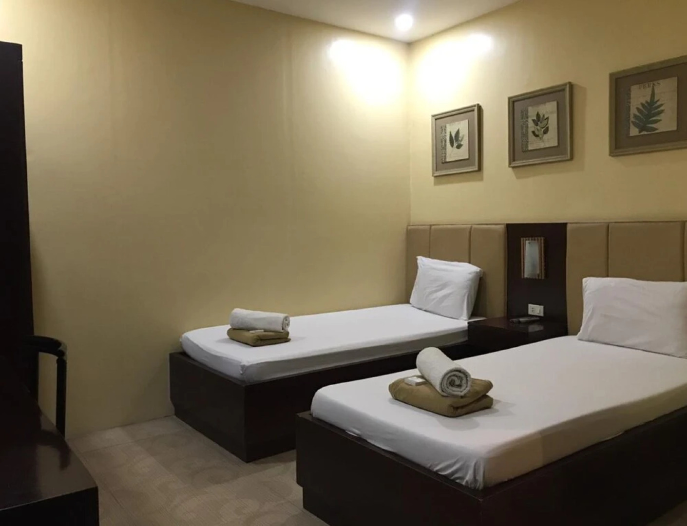 Laurien Hotel by OYO