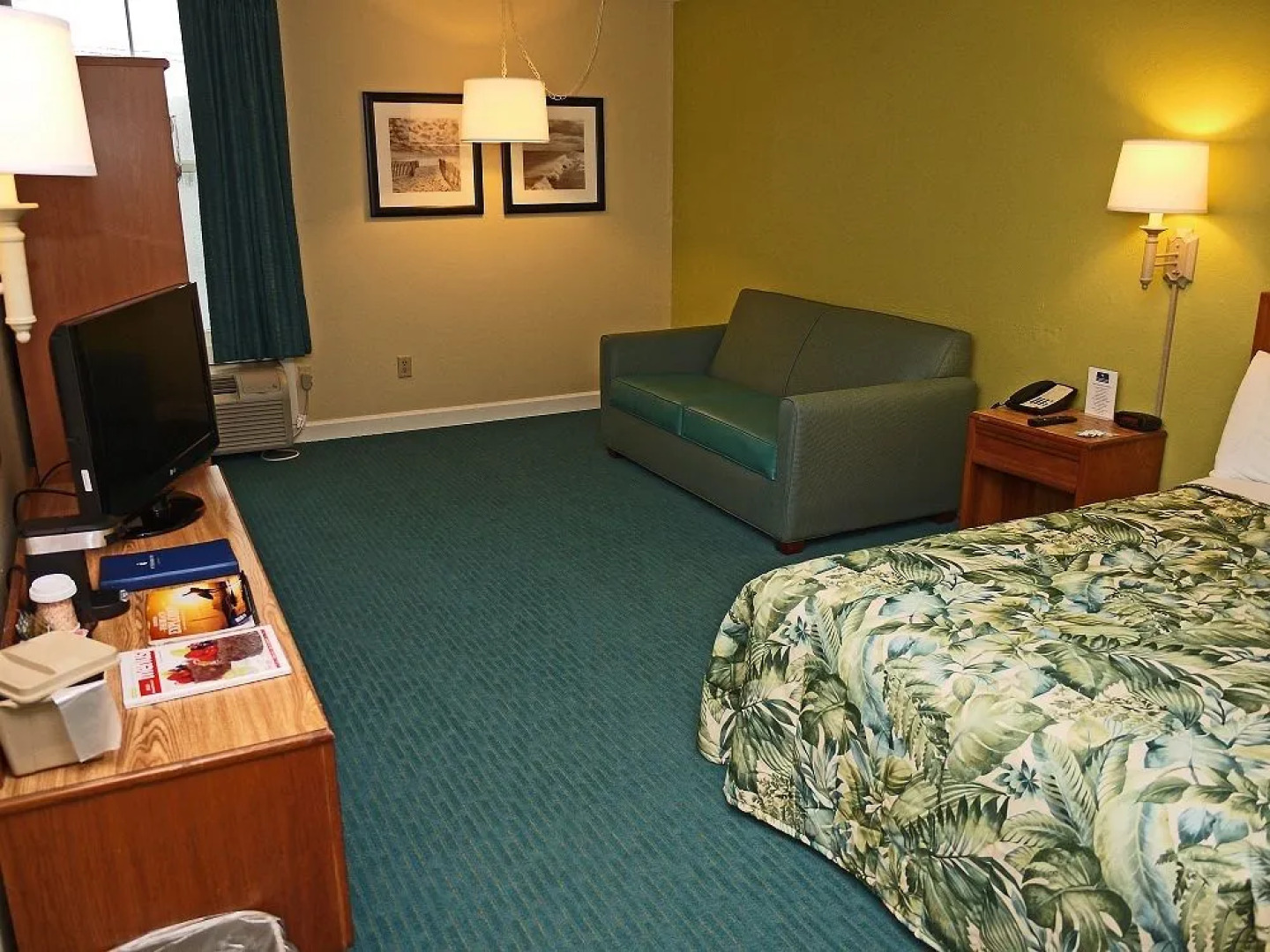 Ocean Sands Beach Boutique Inn - Stay At the Beach