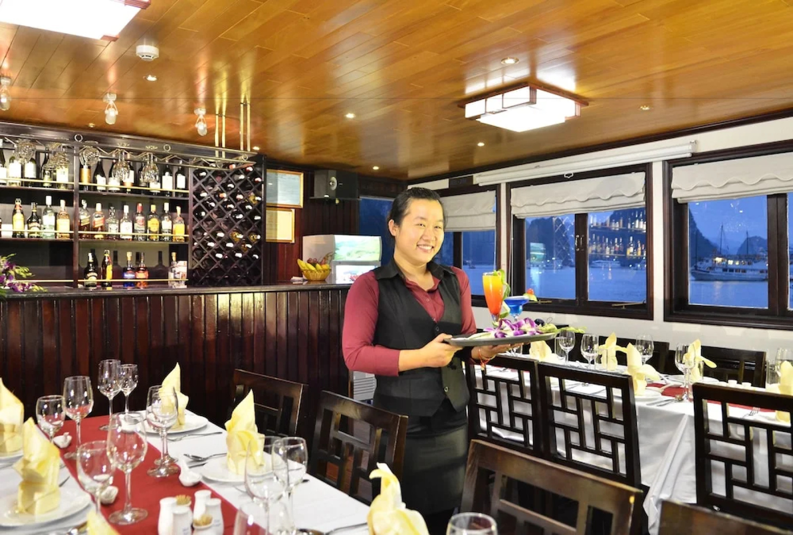 Garden Bay Premium Cruise