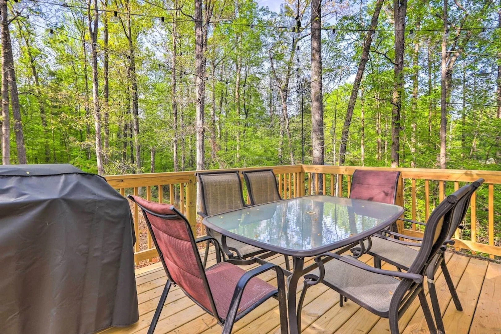 Chic Lake Sinclair Retreat With Dock & Hot Tub!