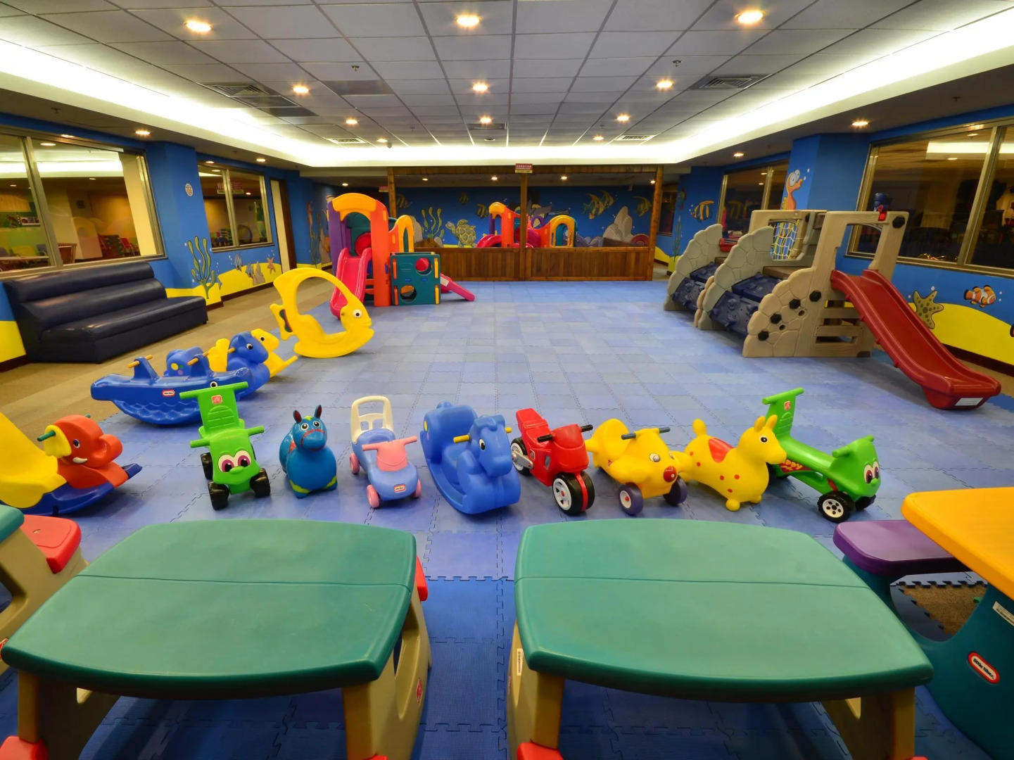 Howard Kenting Wonder House