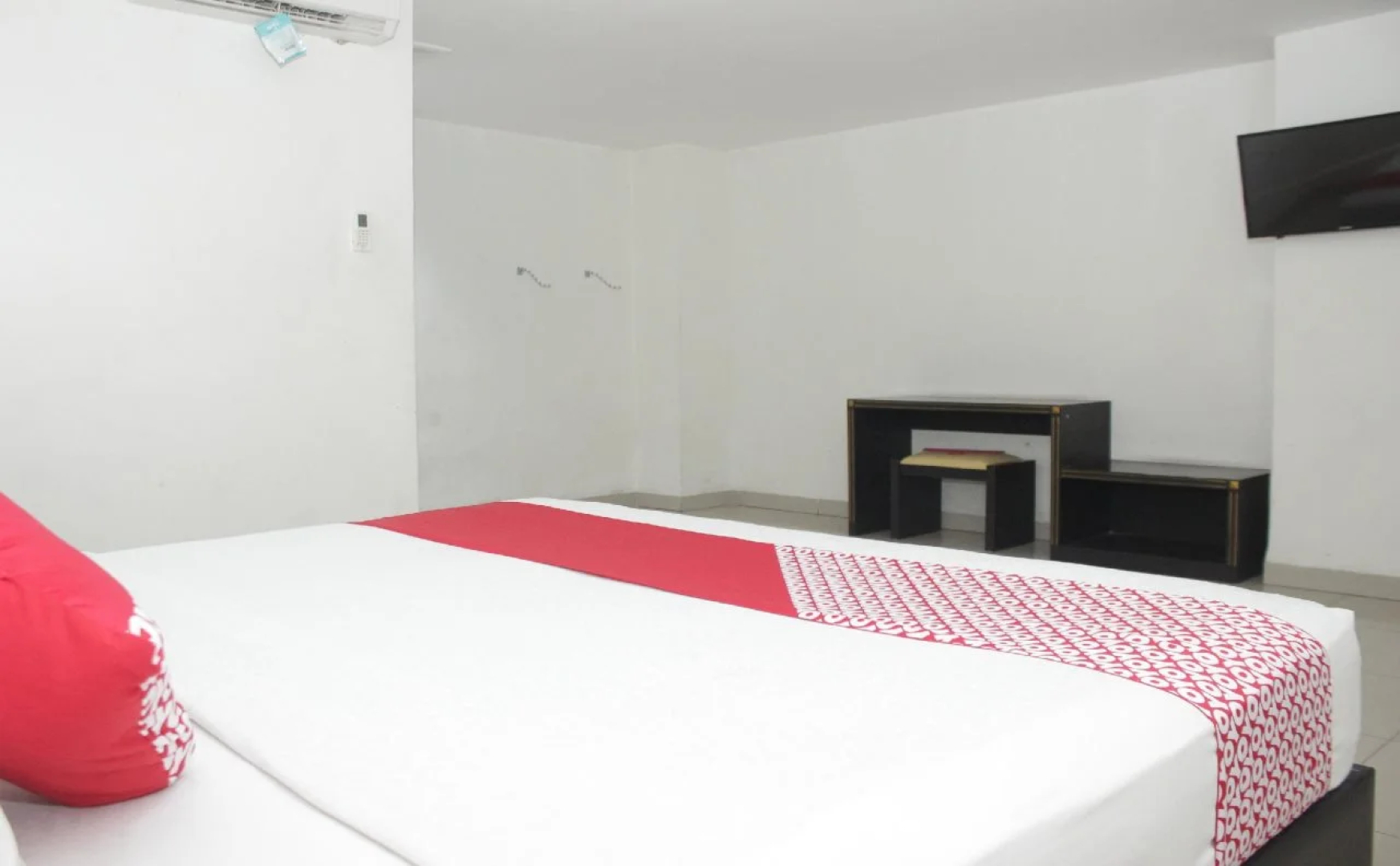 OYO 844 Surya Hotel
