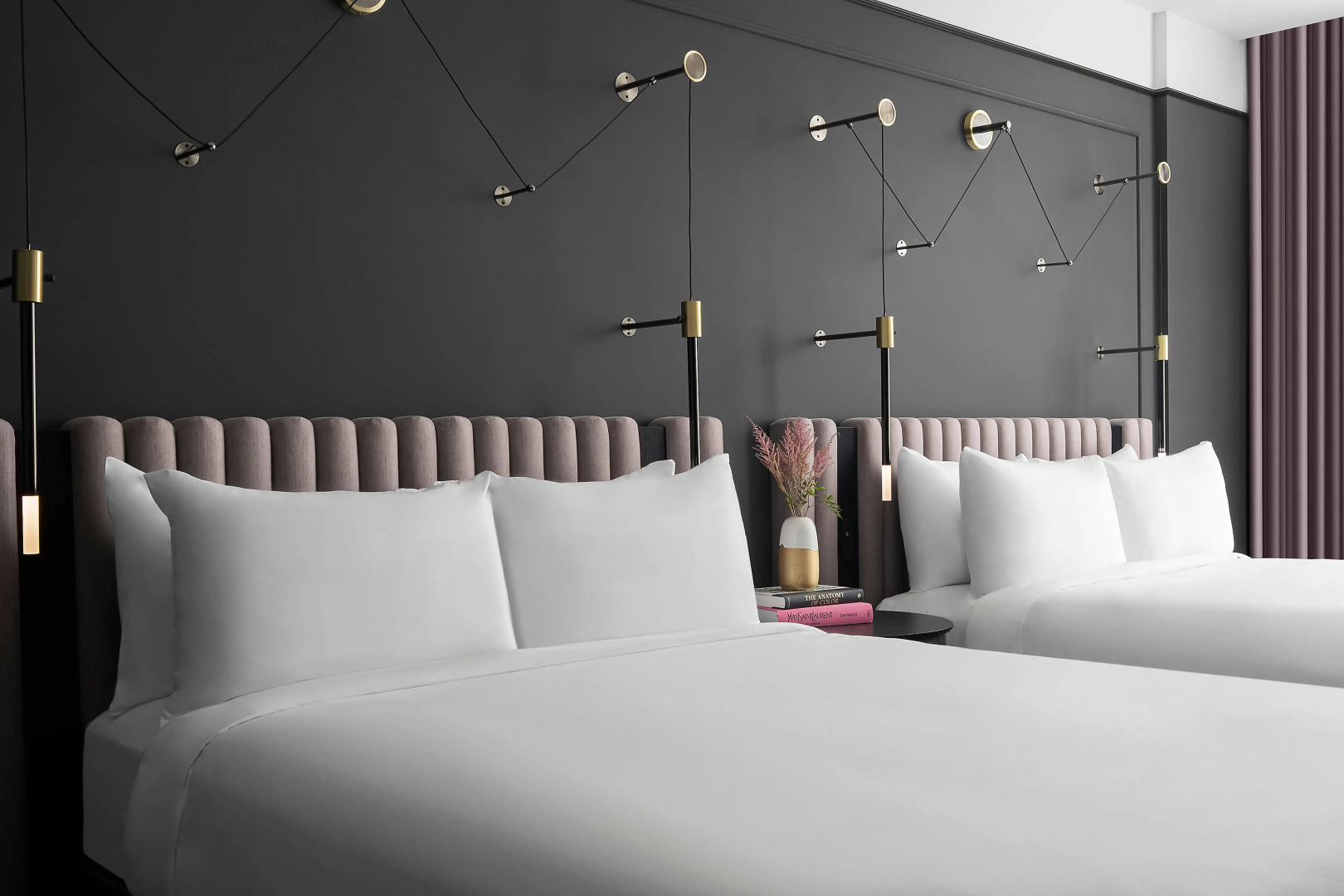 Renaissance Milwaukee West Hotel