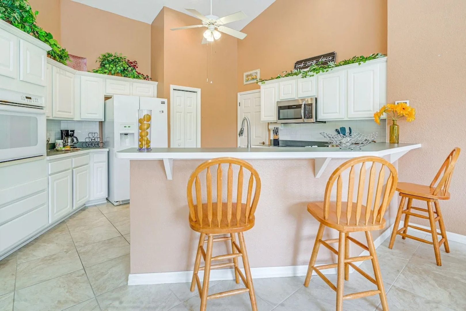 1 Mi to Rainbow Springs State Park: Home w/ Lanai!