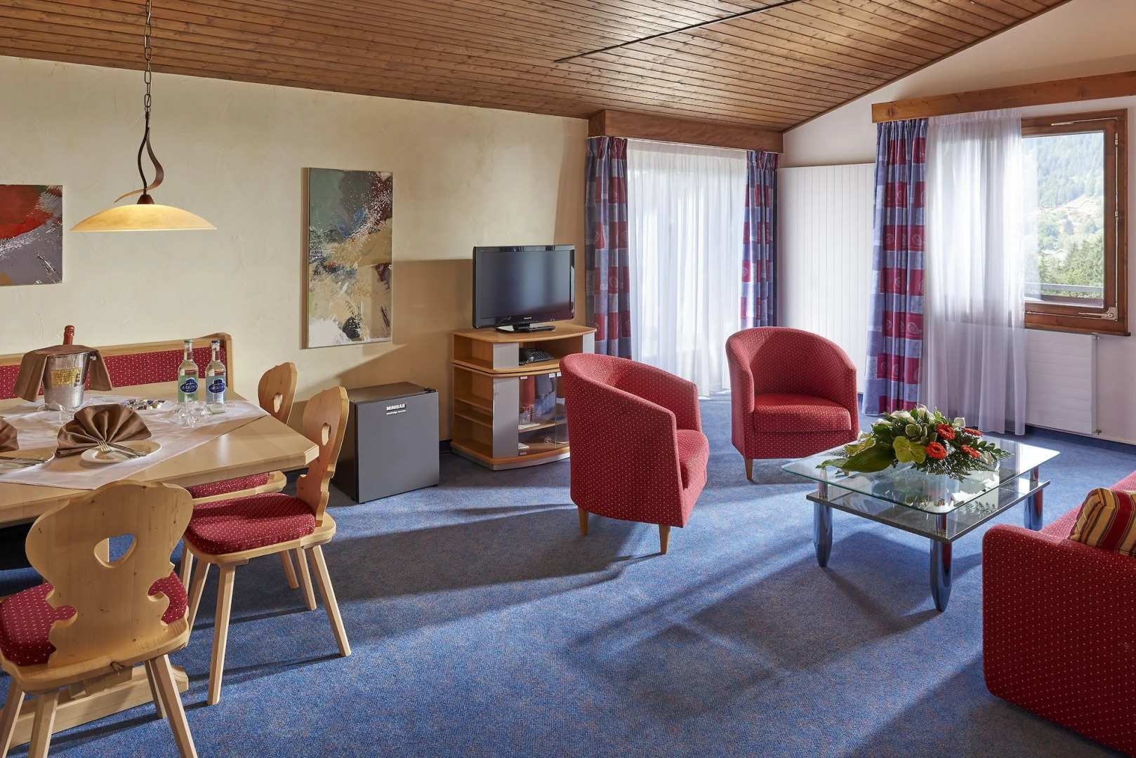 Victoria Hotel & Residence