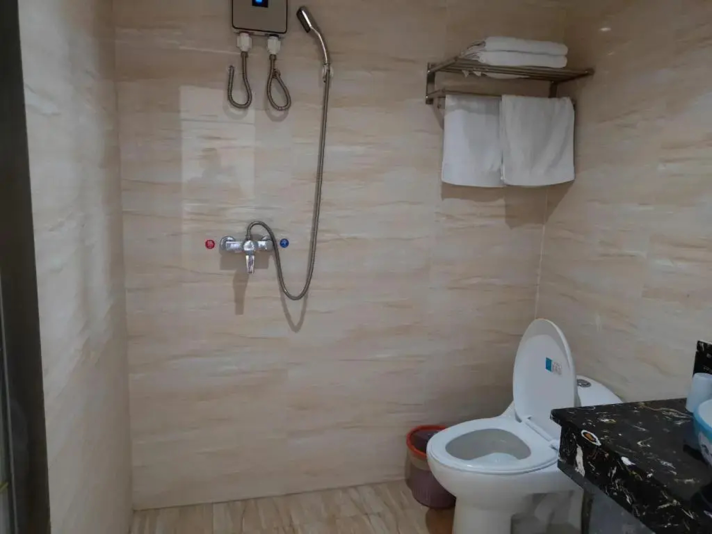 Chong Ti Hotel