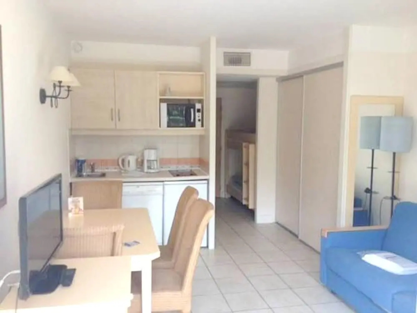 Studio in Saint-laurent-du-var, With Pool Access, Enclosed Garden and