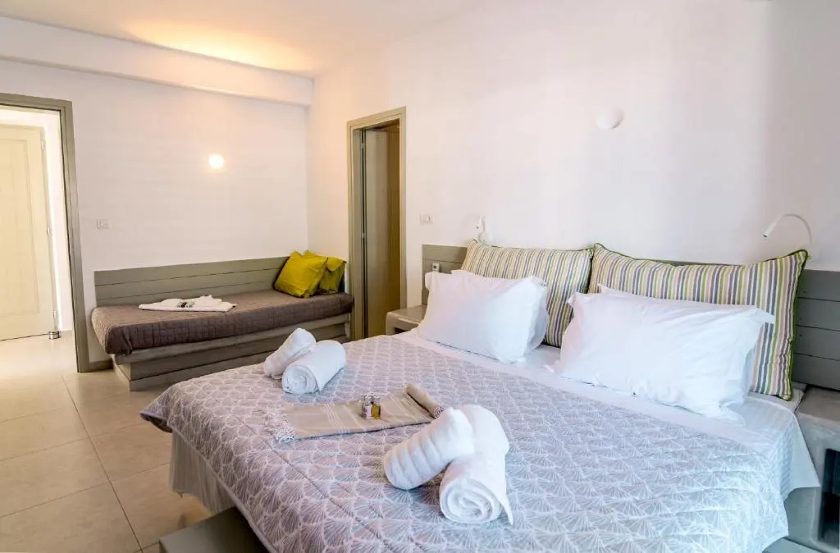 Olive Garden Luxury Resort - Pool & Seaview Suite I - Aliki Paros