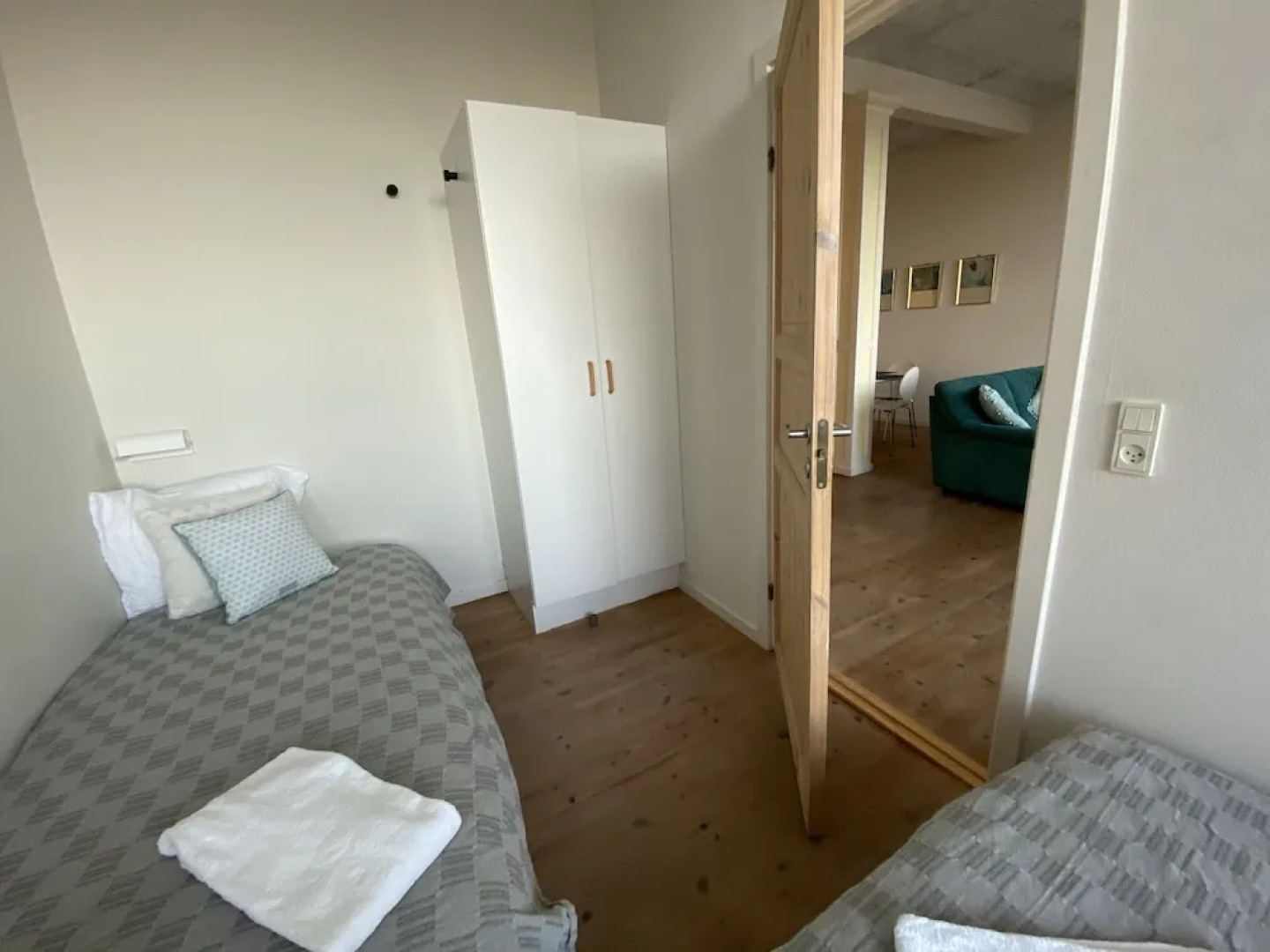 Skaerven Beachfront Condos and Cottage