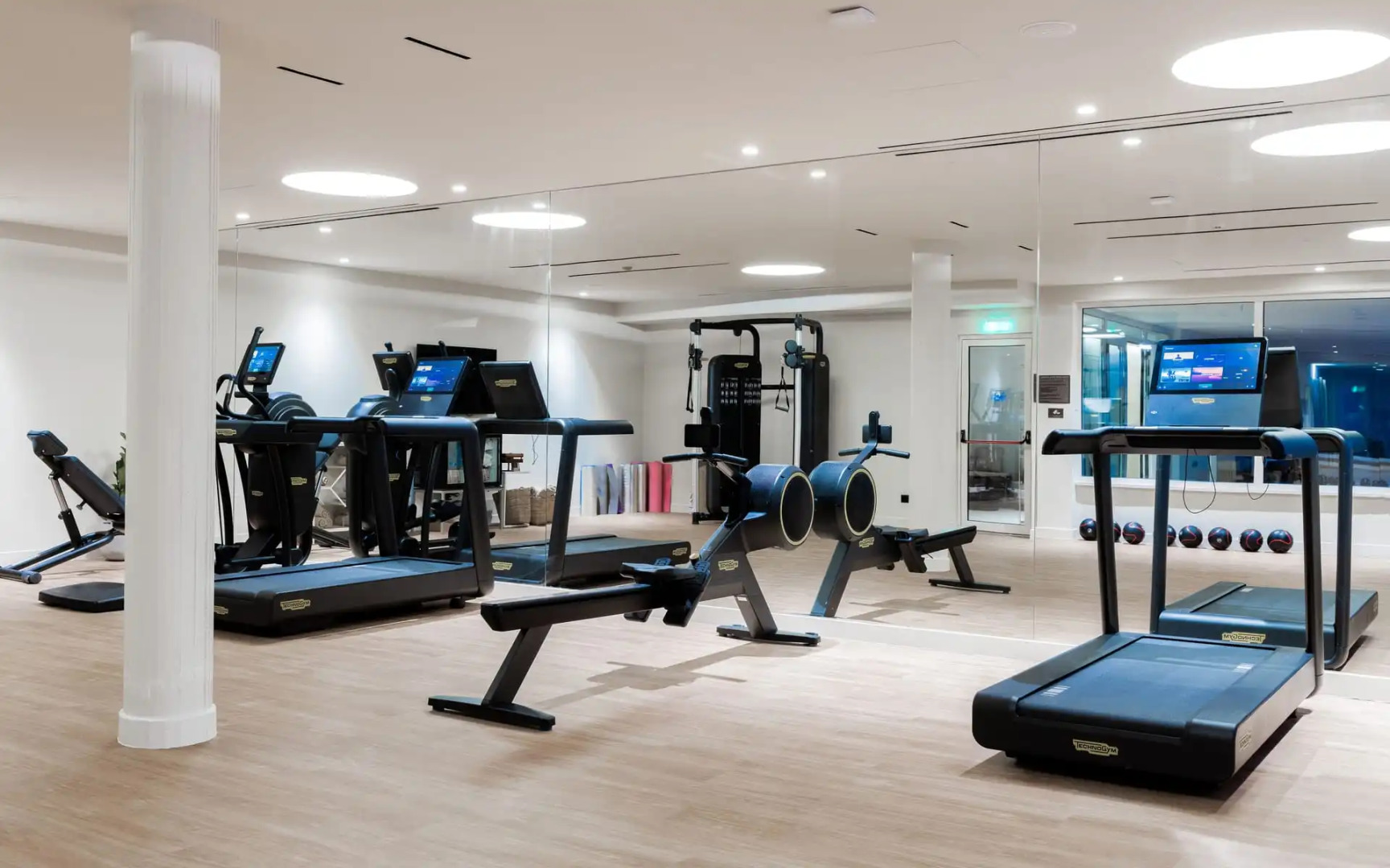 Domes Aulus Zante, Autograph Collection