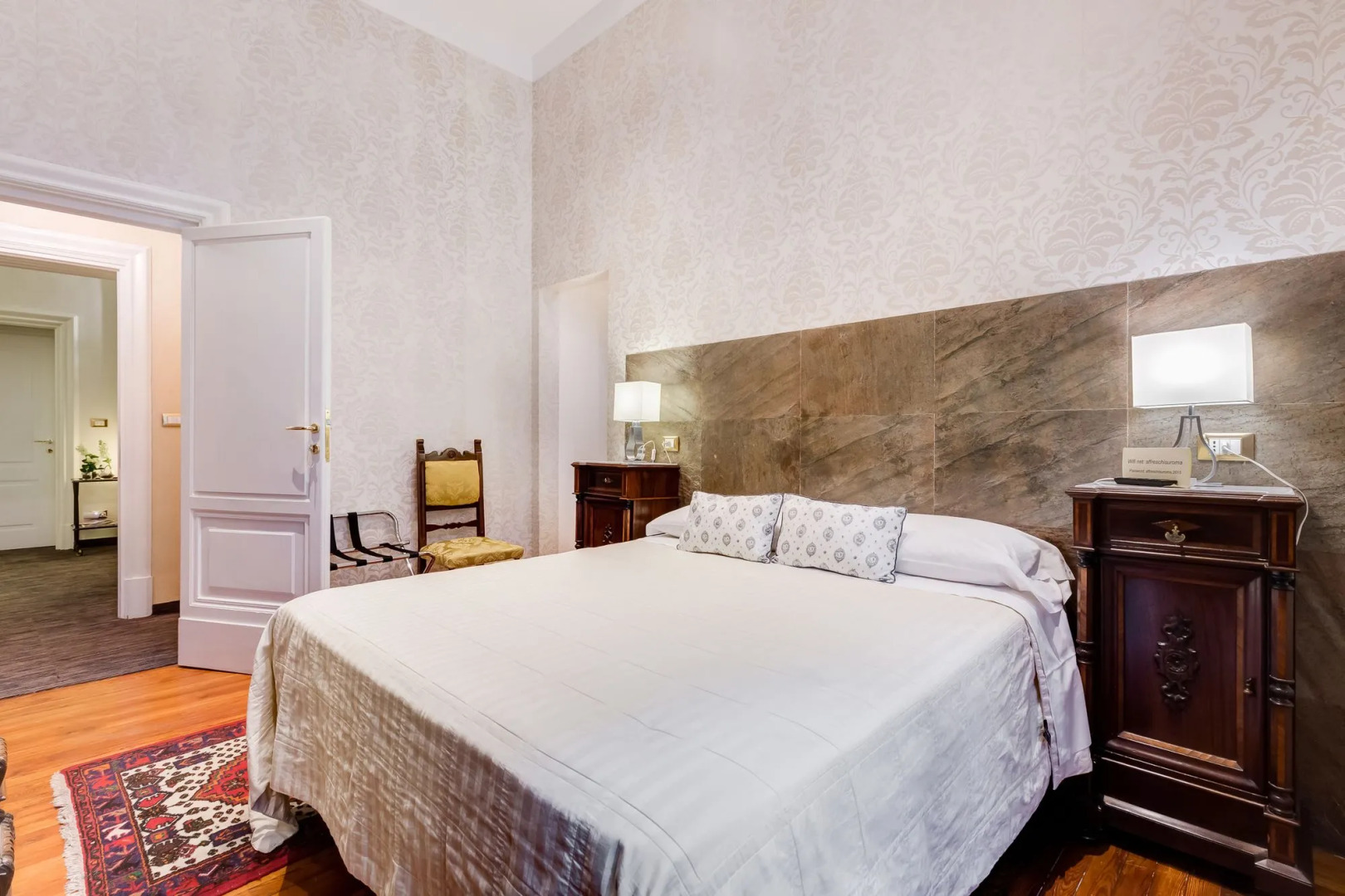 Affreschi Su Roma Luxury B&B