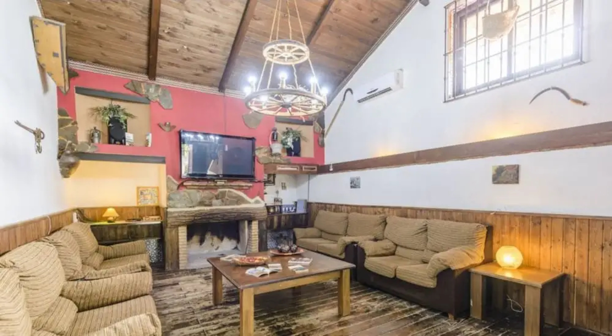 Cadiz 100810 4 Bedroom Holiday home By Mo Rentals