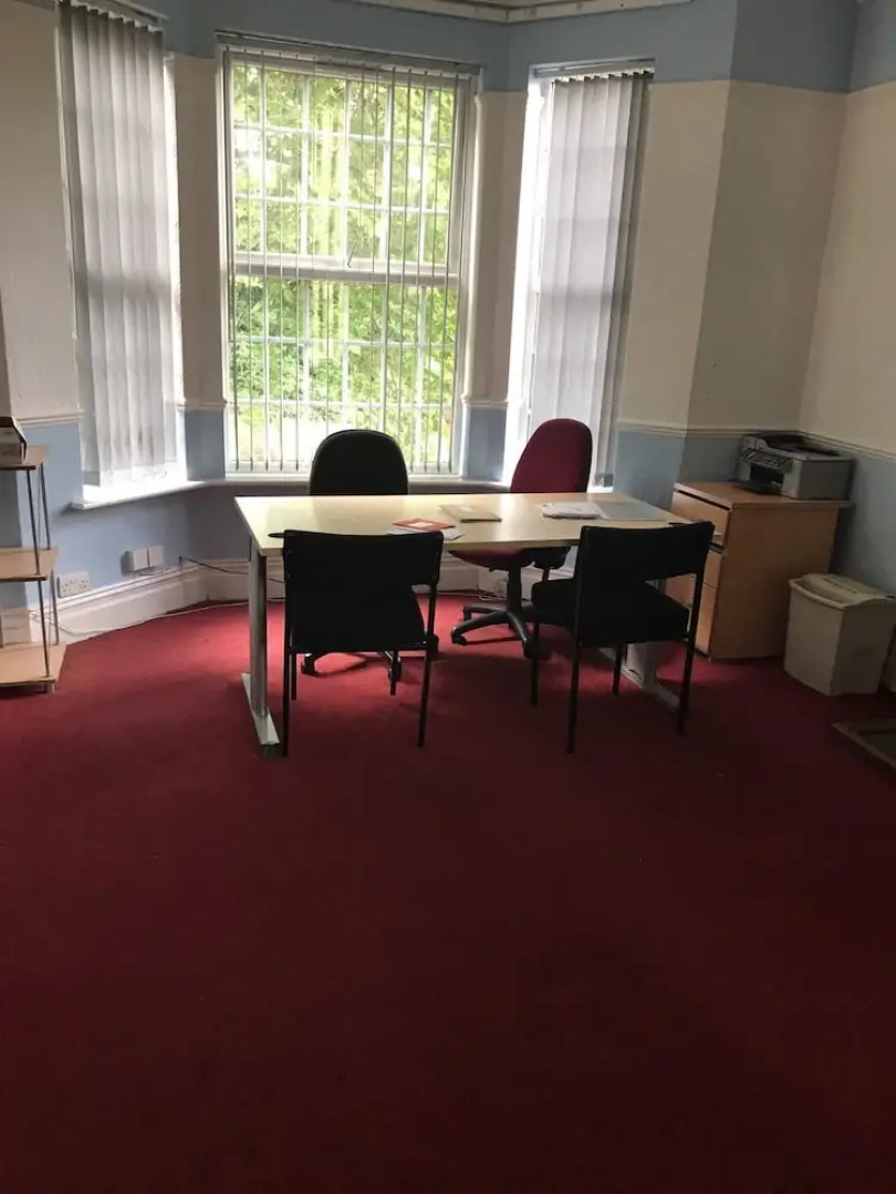 Junction 10 Budget Travel Accommodation