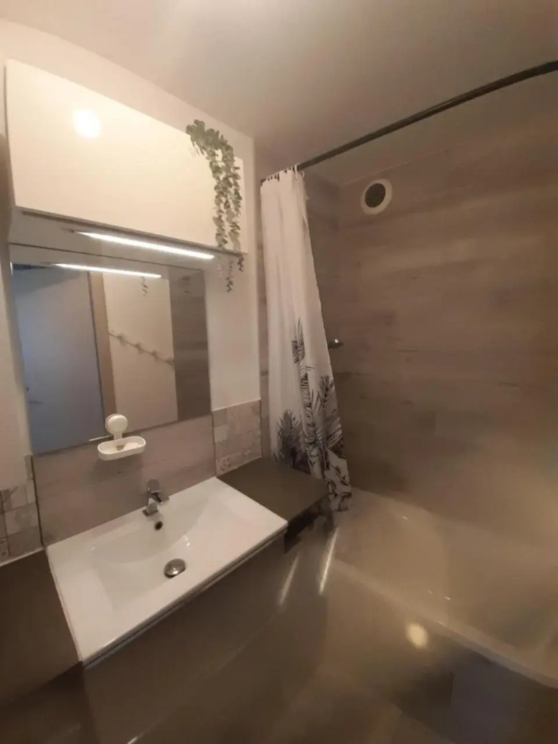 Chazey sur Ain, agréable petite maison de village