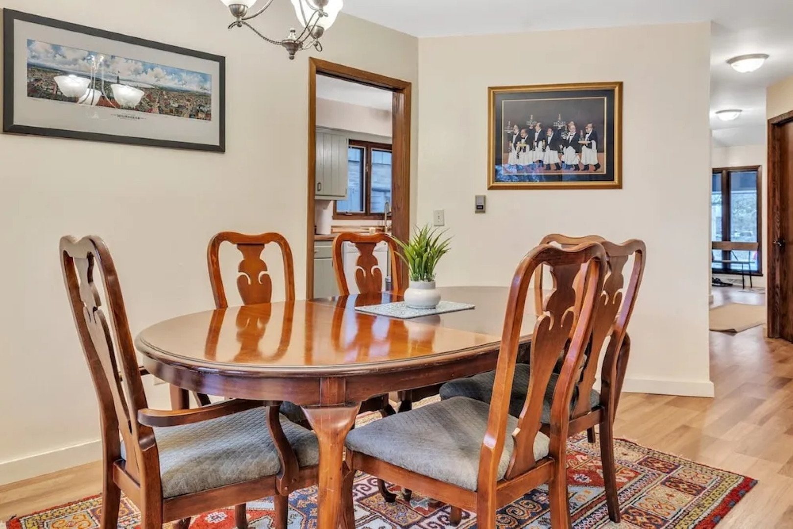 Amazing Hideaway - Short Walk To Hoyt Park! 3 Bedroom Townhouse by Redawning