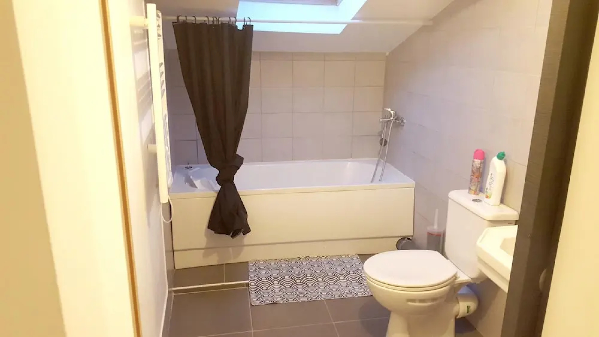 Apartment With 2 Bedrooms in Saint-mitre-les-remparts, With Wonderful sea View, Furnished Terrace and Wifi - 10 km From the Beach